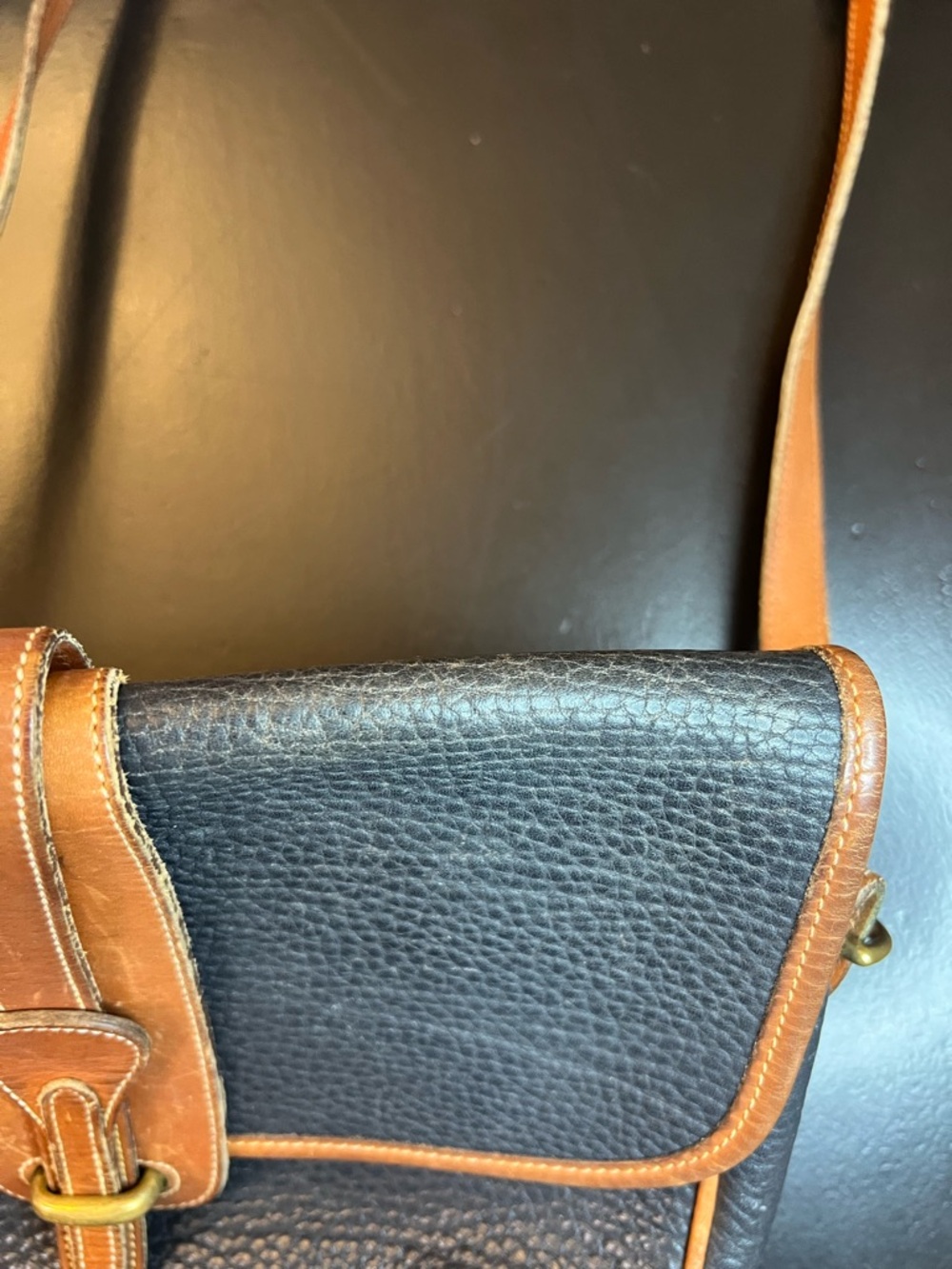 Vintage Dooney & Bourke Navy Blue Tan Leather Crossbody Bag Purse 80s 90s - Picture 4 of 16